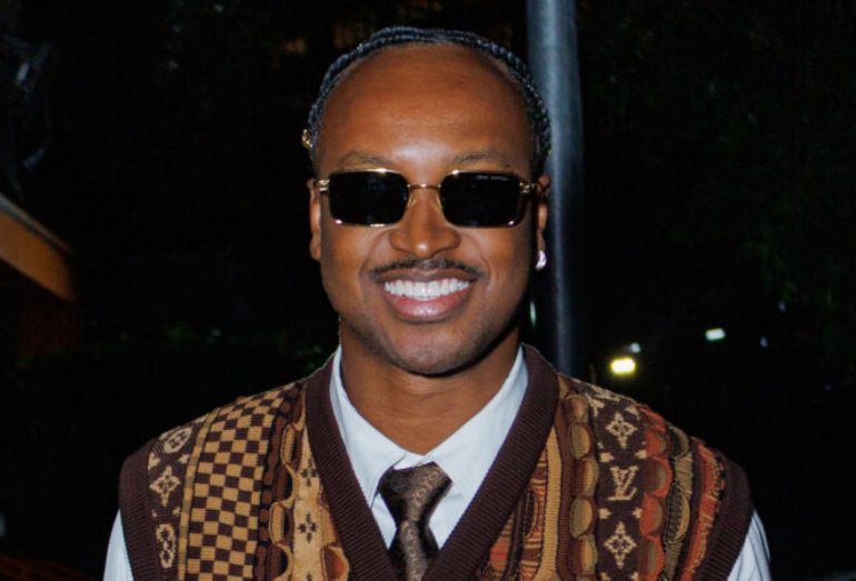 Thiaguinho antecipa 43 anos com festão em São Paulo