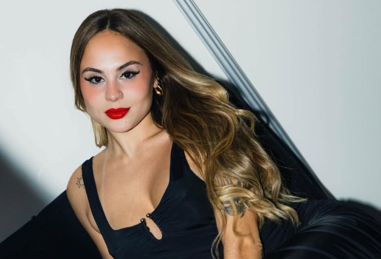 Lara Jucá se afasta das redes sociais após fim de namoro com Orochi